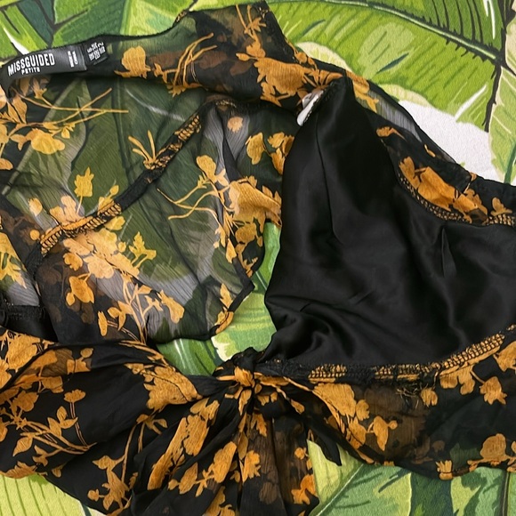 MISSGUIDED Petite cropped top - Picture 2 of 5